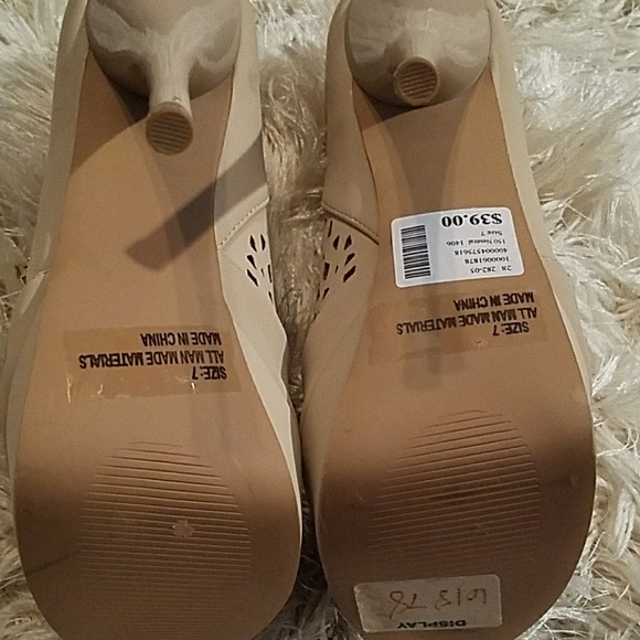 New laser cut tan heels size 7 - Picture 3 of 5